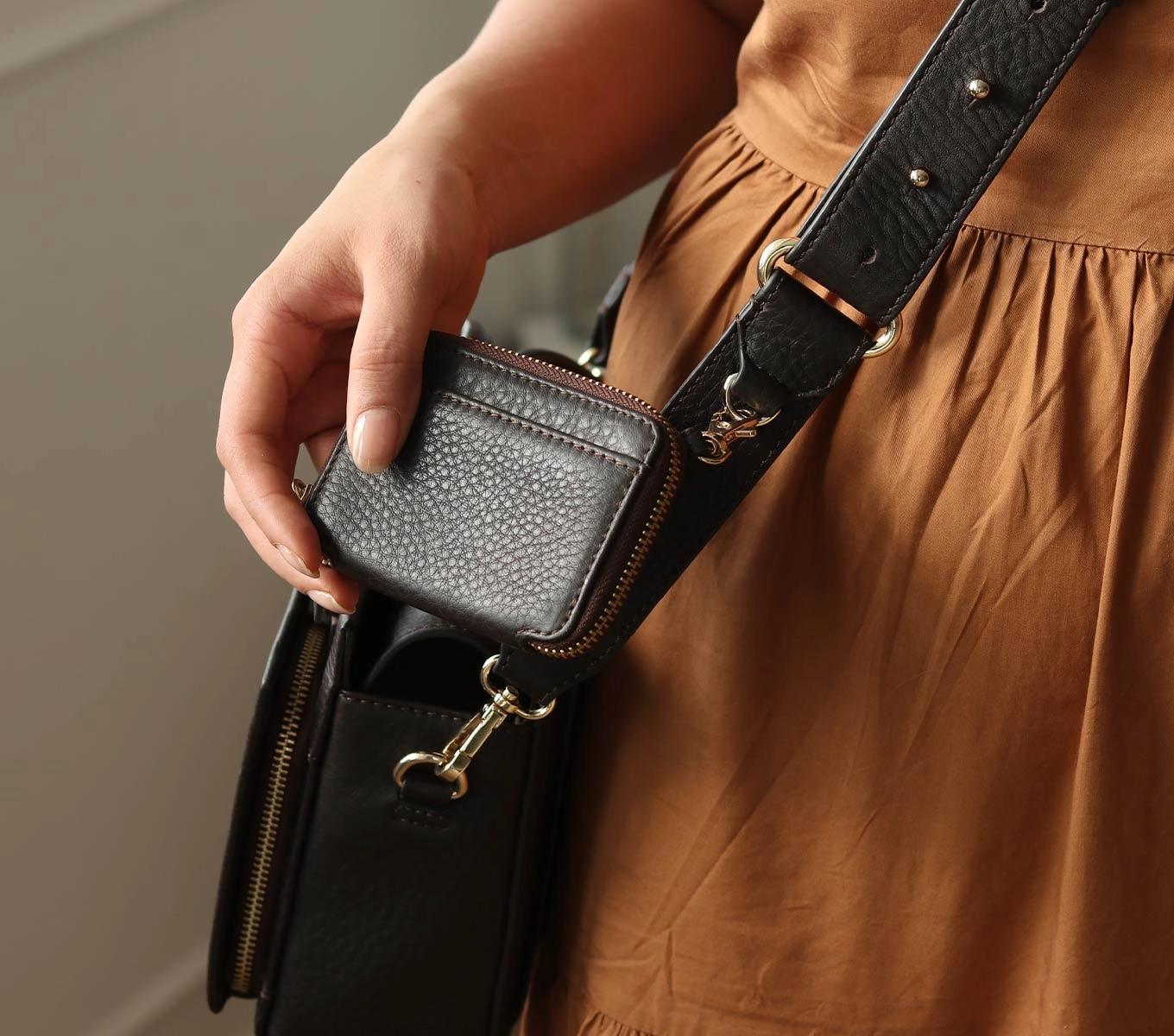 ENVOY CARD CASE 01