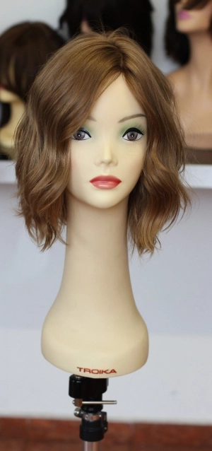Gold Label 11" beautiful wig warm brown with highlights