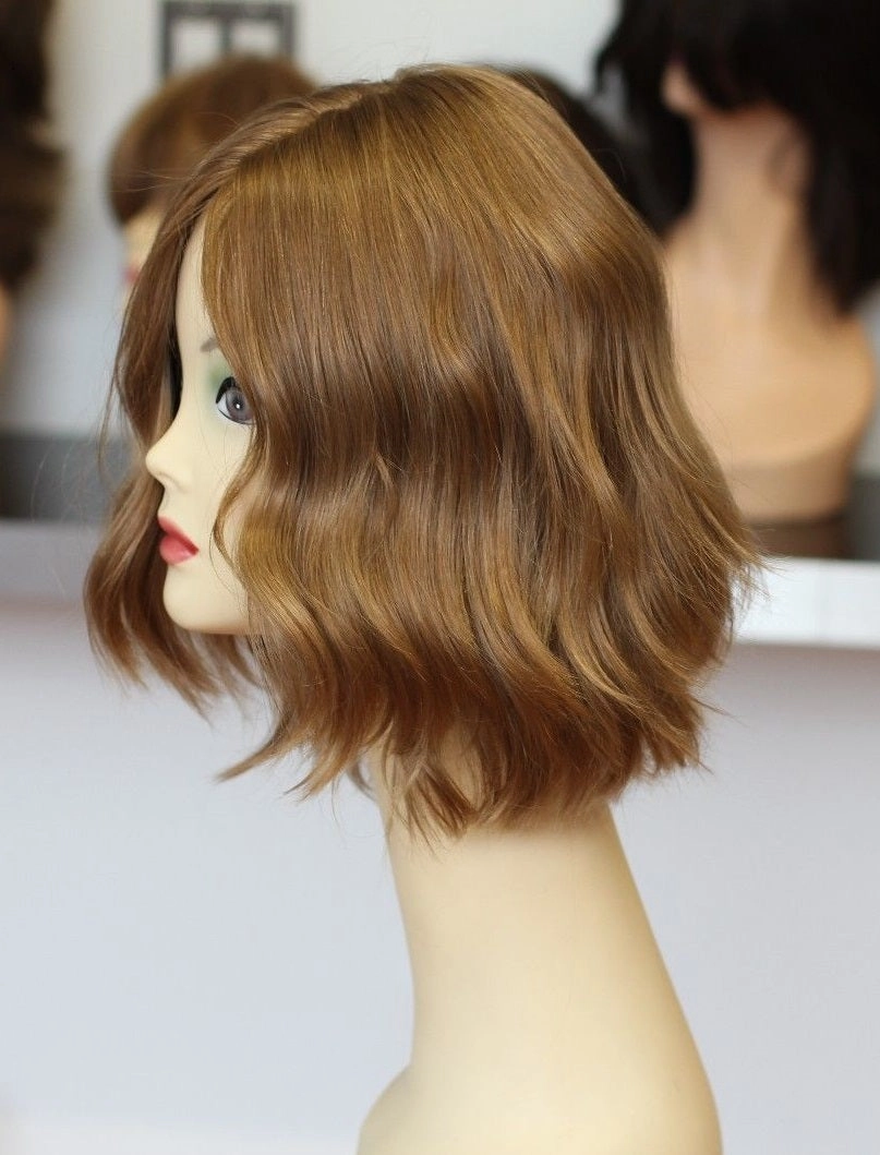 Gold Label 11" beautiful wig warm brown with highlights