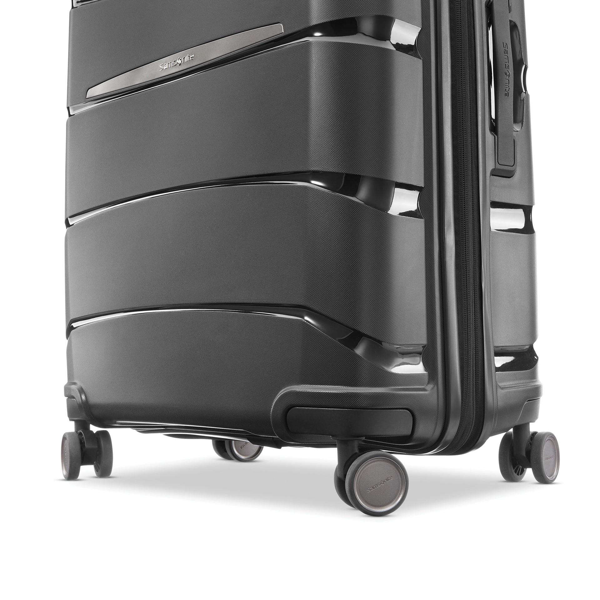 Outline Pro Hardside 29" Luggage