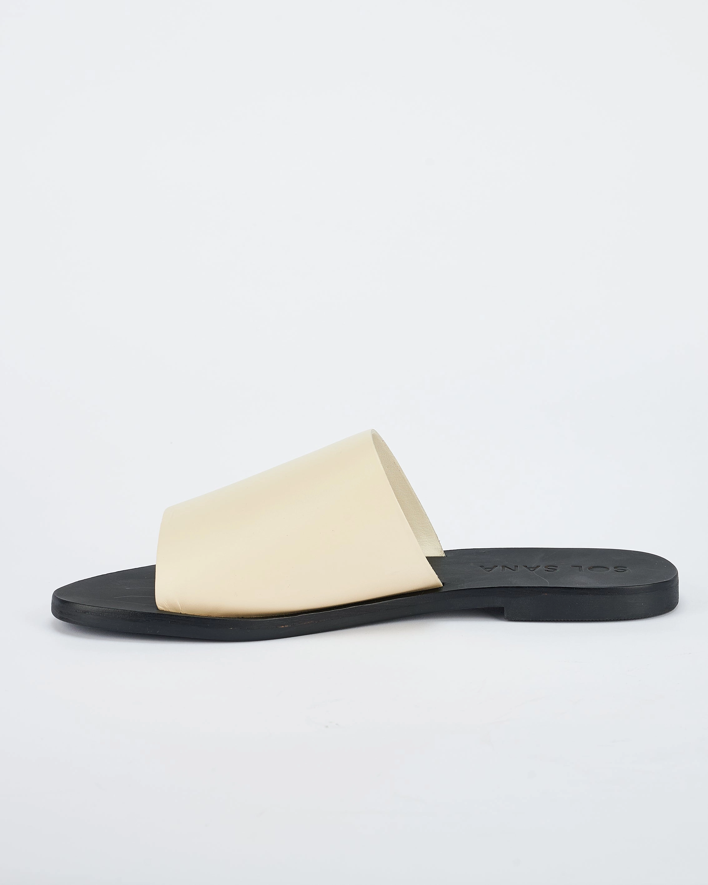 Teresa Slide • Off White / Black